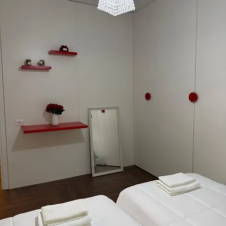 Red * تيرانا